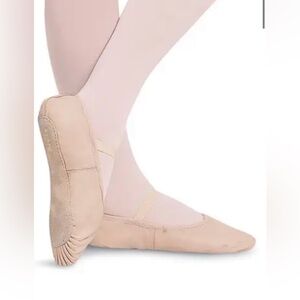 Bloch Dansoft Ballet Slippers sz 2.5 NEW